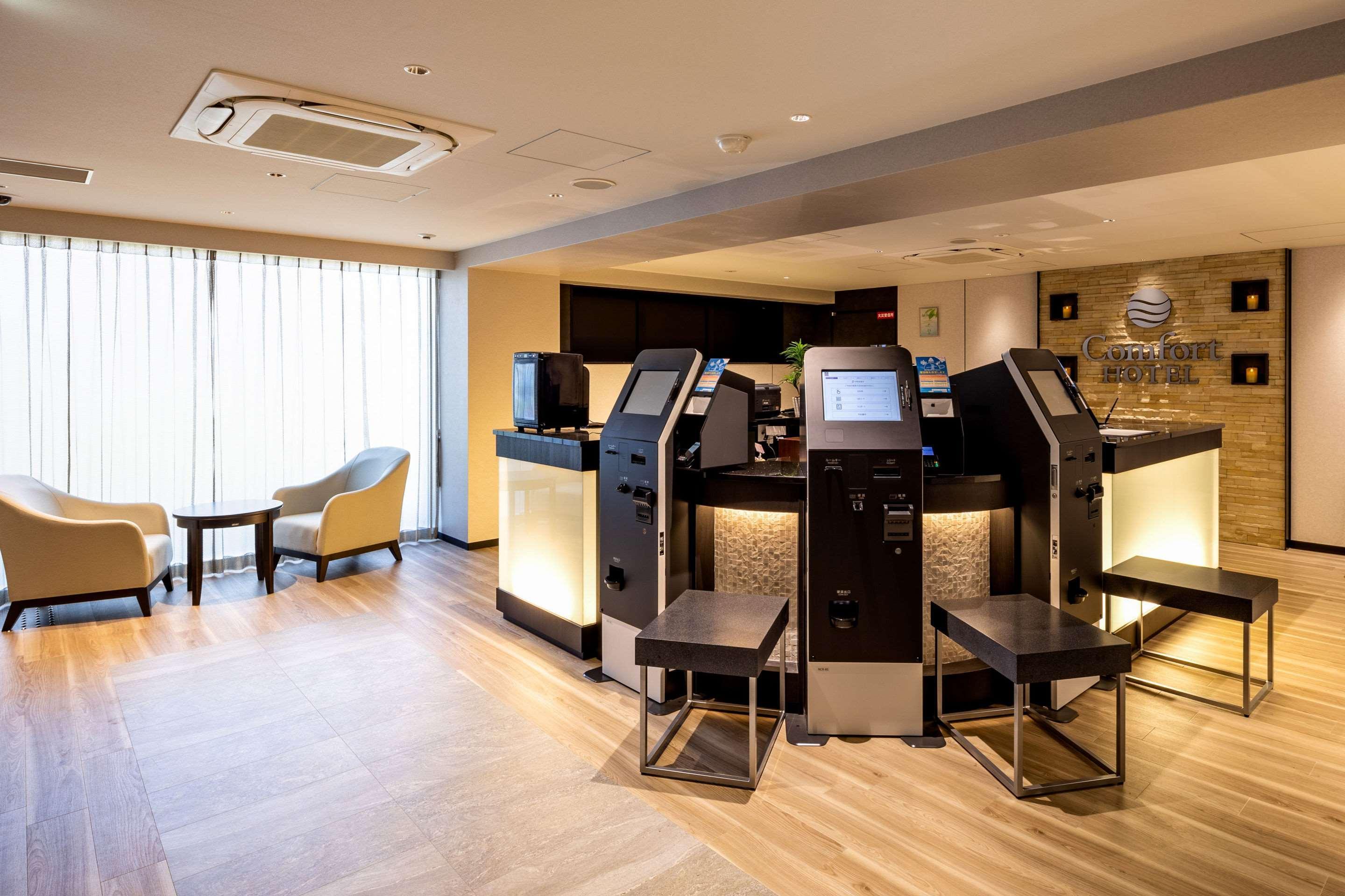 Comfort Hotel Shin-Осака Экстерьер фото